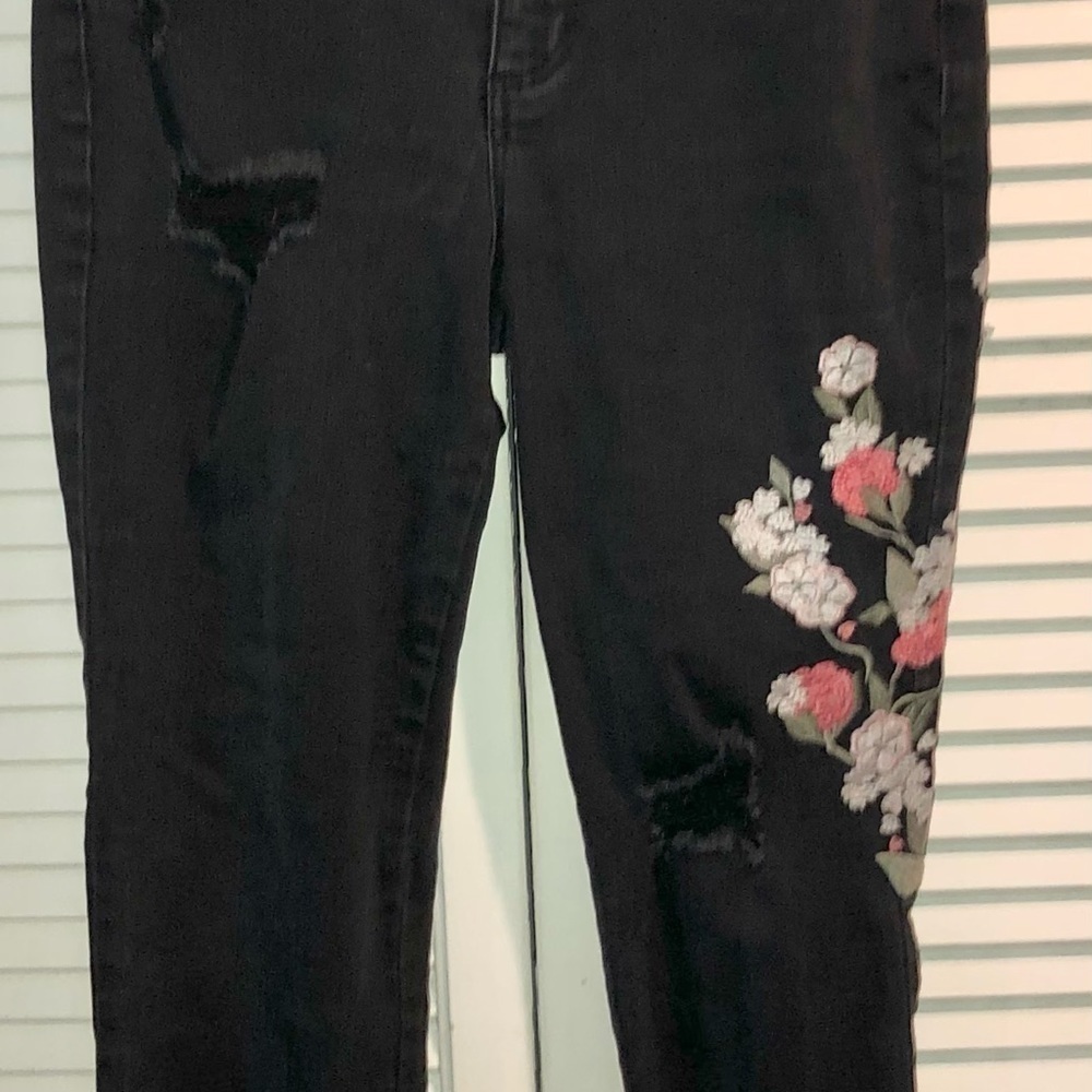 Blue Spice Black Distressed skinny floral embroidery Jeans - Picture 3 of 10